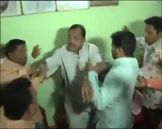 ସମ୍ବଲପୁର ଜିଲ୍ଲା ପରିଷଦ ନିର୍ବାଚନରେ ଗଣ୍ଡଗୋଳ ଘଟଣା ! ଦଳରୁ ବହିଷ୍କୃତ ହେଲେ ୯ ଜଣ ବିଜେପି କାର୍ଯ୍ୟକର୍ତା