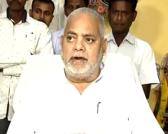 ଅଚଳ କଲା ମନ୍ତ୍ରୀଙ୍କ ମିଛ ! ପ୍ରଦୀପ ମହାରଥୀଙ୍କ ବୟାନକୁ ନେଇ ବିଧାନସଭାରେ ହଟ୍ଟଗୋଳ