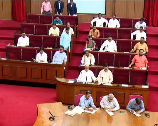 ଚାଷୀ ଆତ୍ମହତ୍ୟାକୁ ନେଇ ଉଠୁଛି ପଡୁଛି ବିଧାନସଭା ! ଆଜି ବି ସମାନ ସ୍ଥିତି ସମ୍ଭାବନା