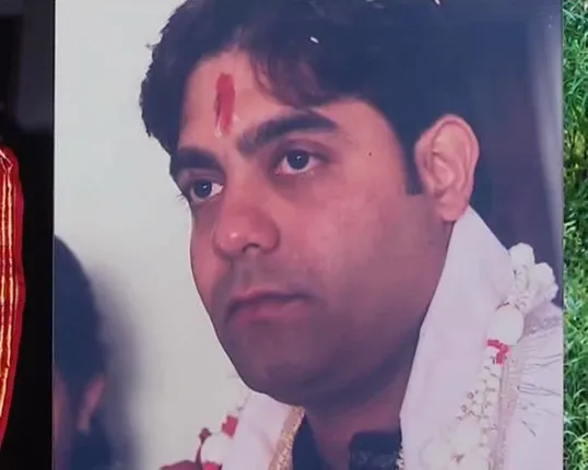 ବହୁ ଚର୍ଚ୍ଚିତ ଲୋପାମୁଦ୍ରା ମିଶ୍ର ନିର୍ଯାତନା ଓ ୱାଇଫ୍ ସ୍ୱାପିଙ୍ଗ ମାମଲା ! ସବ୍ୟସାଚୀ ମିଶ୍ରଙ୍କୁ ଗିରଫ କଲା ମହିଳା ଥାନା ପୁଲିସ