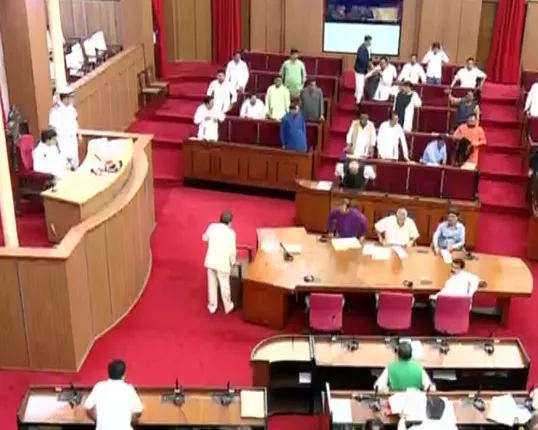 ପୁଣି ଅସ୍ୱୀକାର କଲେ ସରକାର : ଚାଷୀ ଆତ୍ମହତ୍ୟା ପ୍ରସଙ୍ଗରେ ଗୃହରେ ଉତର ରଖିଲେ କୃଷି ମନ୍ତ୍ରୀ