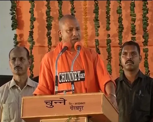 ମଠରେ ମୁଖ୍ୟମନ୍ତ୍ରୀ ! ପ୍ରଥମ ଥର ପାଇଁ ଗୋରଖପୁରରେ ପହଂଚିଲେ ଯୋଗୀ ଆତିଦ୍ୟନାଥ