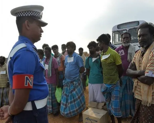 ଶ୍ରୀଲଙ୍କା ନୌସେନା ଟାର୍ଗେଟରେ ଭାରତୀୟ ମତ୍ସ୍ୟଜୀବୀ ! ଜଳସୀମା ଅତିକ୍ରମ ଅଭିଯୋଗରେ ୧୨ ଜଣ ଗିରଫ