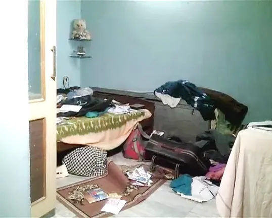 କଟକ : ଘରର ଗ୍ରିଲ ତାଡି ସିଡିଏରେ ଆଇନଜୀବୀଙ୍କ ଘରୁ ଲୁଟ୍