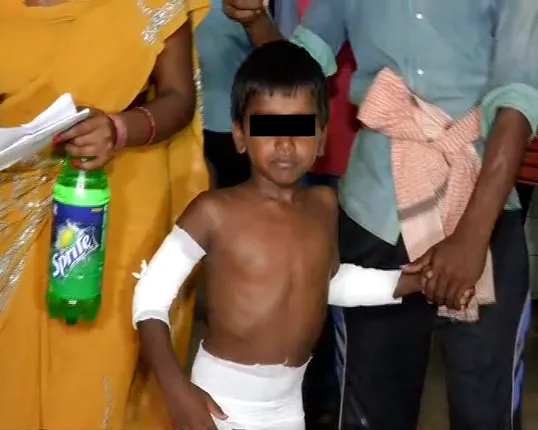 ନିର୍ଦ୍ଦୟ ପାଲଟିଲା ବାପା : ପାଠ ନପଢିବାରରୁ ୫ ବର୍ଷର ପୁଅକୁ ଚେଙ୍କ