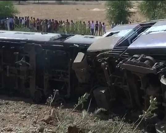 ଲାଇନଚ୍ୟୁତ ହେଲା ମହାକୋଶଲ ଏକ୍ସପ୍ରେସ ! ୭ଟି ବଗି ଲାଇନଚ୍ୟୁତ, ୩୮ରୁ ଅଧିକ ଆହତ