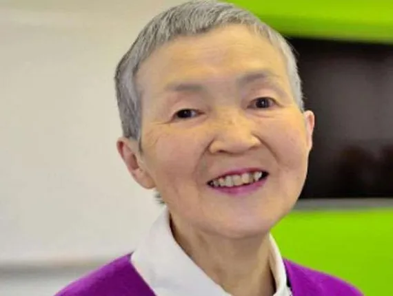 ୬୦ବୟସରେ ଶିଖିଲେ କଂପ୍ୟୁଟର ! ୮୧ ବୟସରେ ତିଆରି କଲେ ଆଇଫୋନ ଆପ୍ : ଚର୍ଚ୍ଚାରେ ଏହି ମହିଳା