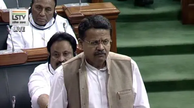 କାନସାସ୍ ଗୁଳିକାଣ୍ଡ ନେଇ ଲୋକସଭାରେ କ୍ଷୋଭ ପ୍ରକାଶ କଲେ ଭର୍ତୃହରି ! କହିଲେ, ଉତ୍କଟ ହେଉଛି ଆମରେିକାରେ ବର୍ଣ୍ଣବୈଶମ୍ୟ ଘୃଣା