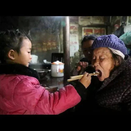 କୁନି ମୁଣ୍ଡରେ ବଡ ବୋଝ ! ମାତ୍ର ୫ ବର୍ଷ ବସୟରେ ନେଉଛି ସାରା ପରିବାରର ଦାୟିତ୍ୱ