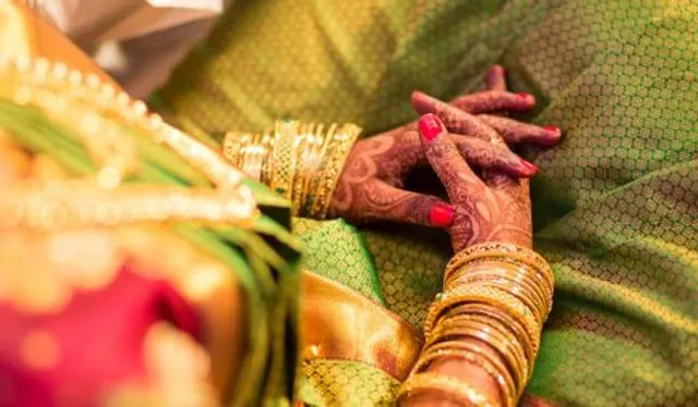 ନବବିବାହିତାଙ୍କ ନାରକୀୟ କାଣ୍ଡ ! ଅସୁନ୍ଦର ବୋଲି ସ୍ୱାମୀଙ୍କୁ ପଥରରେ ଛେଚି ହତ୍ୟା