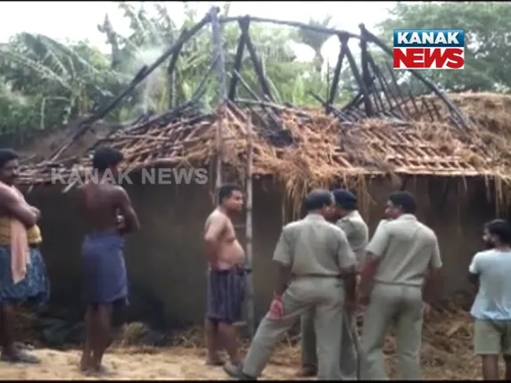 ଭଦ୍ରକ ଧାମନଗରରେ ଉତେଜନା ! ୪ ବଖରା ଘର ଜାଳିଦେଲେ ଦୁର୍ବୃତ