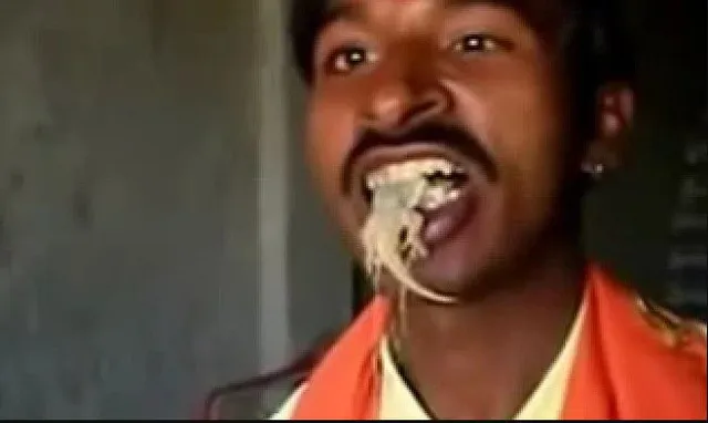 ମଣିଷ ରୂପି ପିଶାଚ ! ଝିଟିପିଟି ଏବଂ ବିଛା ଖାଇ ଜୀବିତ ଅଛନ୍ତି ଏପର୍ଯ୍ୟନ୍ତ