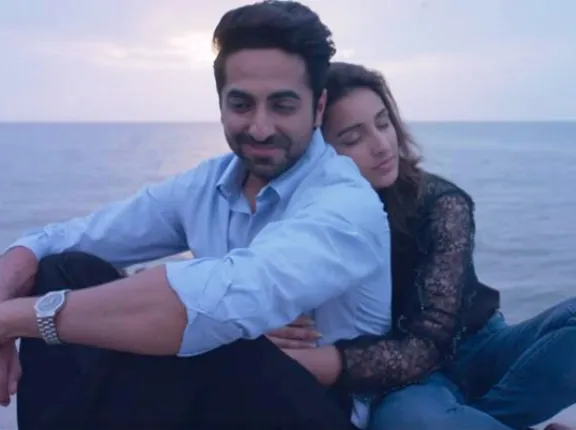 ନୂଆ ଢ଼ଙ୍ଗରେ ଆସିଛି ସିନେମା ‘ମେରି ପ୍ୟାରୀ ବିନ୍ଦୁ’ର ଗୀତ ‘ଅଫିମୀ’!