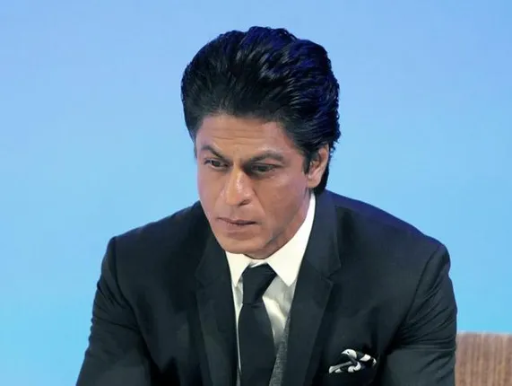 ବଲିଉଡର କିଙ୍ଗ୍ ଖାନଙ୍କୁ ଆମେରିକାର ବିମାନ ବନ୍ଦରରେ ଉଲଗ୍ନ କରି କରାଯାଏ ଯାଂଚ ! ଜାଣନ୍ତୁ ଏହା ପଛରେ ଥିବା ରାଜ୍