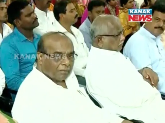 ନବୀନଙ୍କ ଆଗରେ ମାନ କଲେ ଦାମ ! ବୈଠକ ଅଧାରୁ ଉଠିଗଲେ ମନ୍ତ୍ରୀ