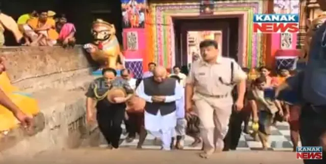 ଲିଙ୍ଗରାଜଙ୍କ ଦର୍ଶନ କଲେ ଆସାମ ରାଜ୍ୟପାଳ ବନୱାରୀଲାଲ ପୁରୋହିତ