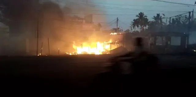 ଜଳୁଛି ଭଦ୍ରକ, ଫେରୁନି ସଦଭାବନା : କର୍ଫ୍ୟୁ ଜାରି ପରେ ସ୍ଥିତି ନିୟନ୍ତ୍ରଣ ପାଇଁ ଗଲେ ଟପ୍ ପୁଲିସ ଅଫିସର