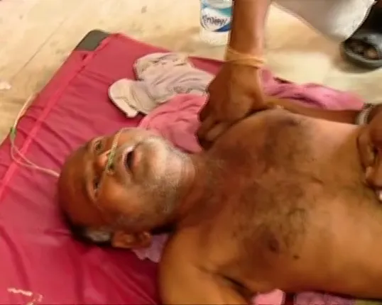 ଦଙ୍ଗାର ସହର ଭିତରେ ଉଦ୍ଧାର ହେଲେ ଗୁରତର ରୋଗୀ ! କନକ ନ୍ୟୁଜ ପ୍ରତିନିଧିଙ୍କ ହସ୍ତକ୍ଷେପ ପରେ ଆରମ୍ଭ ହେଲା ଚିକିତ୍ସା