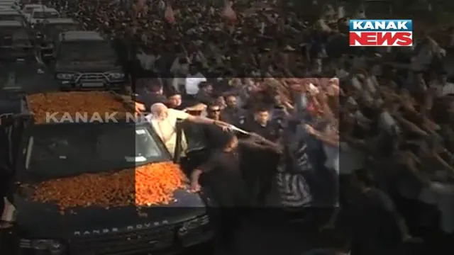 ଜନତାଙ୍କୁ ଭଲ ପାଇବାର ଆଉ ଗୋଟିଏ ଉଦାହରଣ ! ଭିଡ ଭିତରୁ ଜଣେ ମହିଳାଙ୍କ ହାତରୁ ଚିଠି ଗ୍ରହଣ କଲେ ମୋଦି