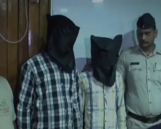 ଛତିଶଗଡରୁ ଆଇଏସଆଇର ୨ ଗୁପ୍ତଚର ଗିରଫ ! ଦେଶବିରୋଧୀ କାର୍ଯ୍ୟକଳାପରେ ସକ୍ରିୟ ଥିବା ନେଇ ପୁଲିସର ସୂଚନା