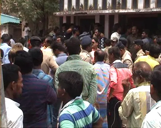 ସୋସିଆଲ ମିଡିଆରେ ଆପତ୍ତିଜନକ ପୋଷ୍ଟିଂକୁ ନେଇ ଅଶାନ୍ତ କେନ୍ଦ୍ରାପଡା ! ତୁରନ୍ତ ପଦକ୍ଷେପ ନେଇ ପରିସ୍ଥିତିକୁ ନିୟନ୍ତ୍ରଣକୁ ଆଣିଛି ପ୍ରଶାସନ