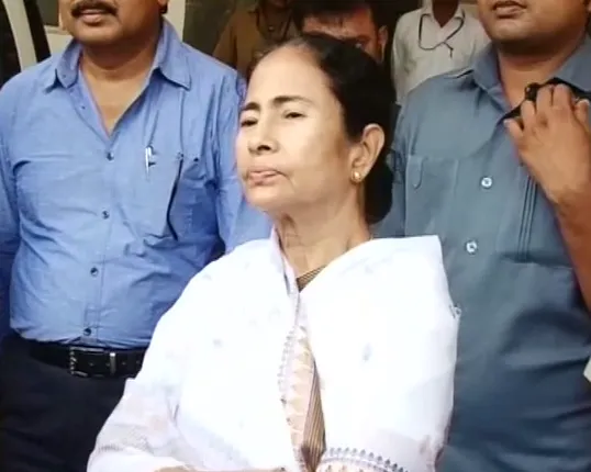 ଆଜି ଅପରାହ୍ନ ୪ଟାରେ ନବୀନଙ୍କୁ ଭେଟିବେ ପଶ୍ଚିମବଙ୍ଗ ମୁଖ୍ୟମନ୍ତ୍ରୀ : ମହାମେଂଟ ନେଇ ଆଗ୍ରହ ପ୍ରକାଶ କରିଥିଲେ ମମତା