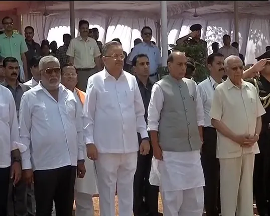 ସୁକମା ଆକ୍ରମଣରେ ସହିଦ ଯବାନଙ୍କୁ ରାଜନାଥଙ୍କ ଶ୍ରଦ୍ଧାଂଜଳ ! ସିଆରପିଏଫକୁ ରିପୋର୍ଟ ମାଗିଲା ଗୃହ ମନ୍ତ୍ରାଳୟ