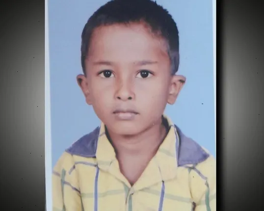 ଡ୍ରେନରୁ ମିଳିଲା ୬ ବର୍ଷ ଶିଶୁ ପୁତ୍ରର ମୃତଦେହ ! ହତ୍ୟା ସନ୍ଦେହ, ପୁଲିସର ଛାନଭିନ ଜାରି