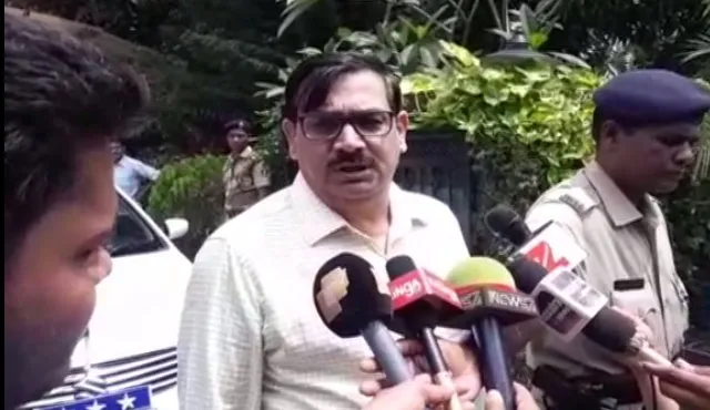 ଅଶାନ୍ତ ଭଦ୍ରକରେ ୧୪୪ ଧାରା ଜାରି ! ପରିସ୍ଥିତି ନିୟନ୍ତ୍ରଣାଧୀନ ଥିବା ନେଇ ପୁଲିସ ଡିଜିଙ୍କ ସୂଚନା