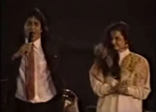 ପାକିସ୍ତାନରେ ରେଖାଙ୍କ ସହ ବିନୋଦ ଖାନ୍ନାଙ୍କ ନୃତ୍ୟ ! ଭିଡିଓ ସୋସିଆଲ ମିଡିଆରେ ଭାଇରାଲ