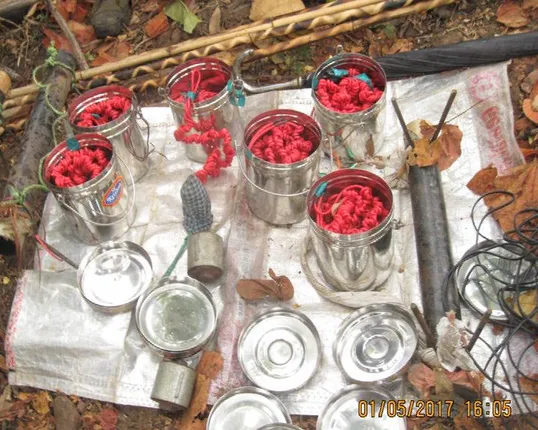 ସୁକୁମା ଆକ୍ରମଣ ପରେ ସର୍ଜିକାଲ ଷ୍ଟ୍ରାଇକ୍ ପାଇଁ ବ୍ଲୁ-ପ୍ରିଂଟ ପ୍ରସ୍ତୁତ କରୁଛି କେନ୍ଦ୍ର ! ମାଲକାନଗିରି ସୀମା ସିଲ୍ କରି ସୁରକ୍ଷାକର୍ମୀଙ୍କ କମ୍ବିଂ ଜୋର