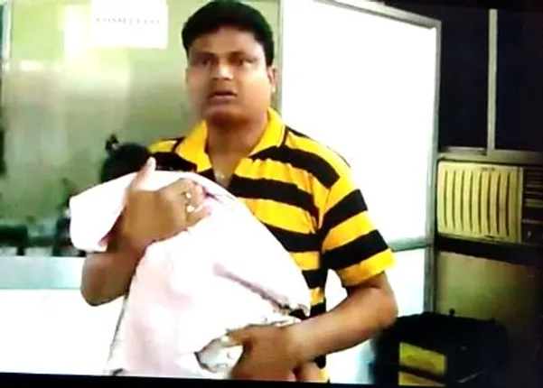 ମହଙ୍ଗା ପଡିଲା ଫେସବୁକ୍ ଲାଇଭ୍ ! ଏସସିବିରେ ଡାକ୍ତରଙ୍କ ଅନୁପସ୍ଥିତିକୁ ଫେସବୁକରେ ଲାଇଭ କରି ରୋଗୀଙ୍କ ସମ୍ପର୍କୀୟ ହଟହଟା