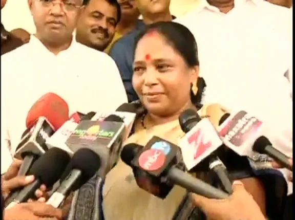 ବିଜେଡିରେ ମିଶ୍ରଣ ପର୍ବ ! ମୁଖମନ୍ତ୍ରୀଙ୍କ ଉପସ୍ଥିତିରେ ଦଳରେ ମିଶିଲେ ନବରଙ୍ଗପୁରର ପୂର୍ବତନ ଜିଲ୍ଲା ପରିଷଦ ସଭାପତି ମଂଜୁଳା ମାଝୀ