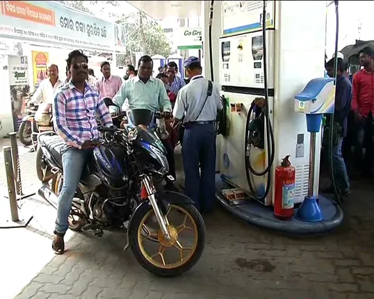 ଏଣିକି ପ୍ରତିଦିନ ବଦଳିବ ତୈଳ ଦର ! ଜୁନ୍ ୧୬ରୁ ସାରା ଦେଶରେ ଏହି ନିୟମ ହେବ ଲାଗୁ