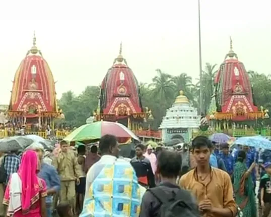 ଆଜି ଆଡପ ମଣ୍ଡପକୁ ବିଜେ କରିବେ ଶ୍ରୀଜିଉ ! ଶ୍ରୀଗୁଣ୍ଡିଚାରେ ଲାଗିଛନ୍ତି ତିନି ରଥ