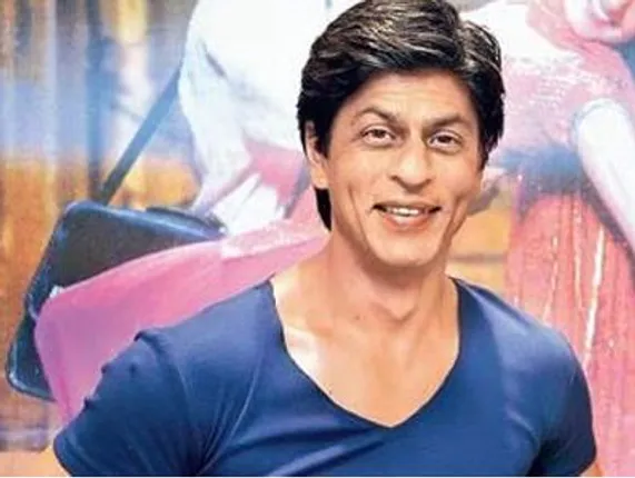 ସ୍ପାଇଡରମ୍ୟାନ୍ ଭଳି ଛାତରେ ଲଟକିଲେ ଶାହରୁଖ୍ ଖାନ୍ !