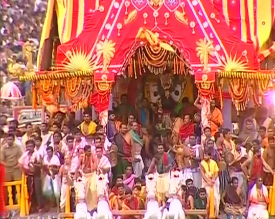 ରତ୍ନସିଂହାସନକୁ ବାହୁଡିବେ ମହାପ୍ରଭୁ! ସନ୍ଧ୍ୟା ୬ଟା ୩୦ରେ କରାଯିବ ପହଣ୍ଡି