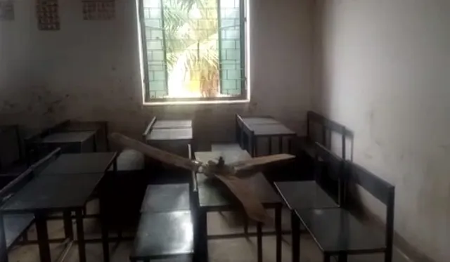 ଢେଙ୍କାନାଳ : ସୁଲକ୍ଷଣା ଦେବୀ ବାଳିକା ଉଚ୍ଚ ବିଦ୍ୟାଳୟରେ ଫ୍ୟାନ ଖସି ଦଶମ ଶ୍ରେଣୀ ଛାତ୍ରୀ ଗୁରୁତର ଆହତ