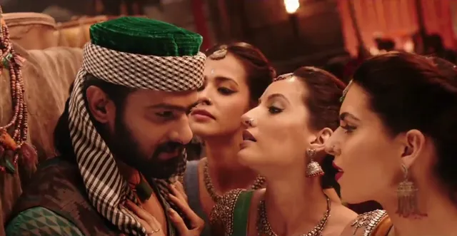 ବାହୁବଳୀ’ର ଏହି ନାୟିକାଙ୍କୁ ଦୁର୍ବ୍ୟବହାର କରି ପାନେ ପାଇଲେ ଅଭିନେତା ! ସର୍ବ ସମ୍ମୁଖରେ ଖାଇଲେ ଶକ୍ତ ଚାପୁଡା