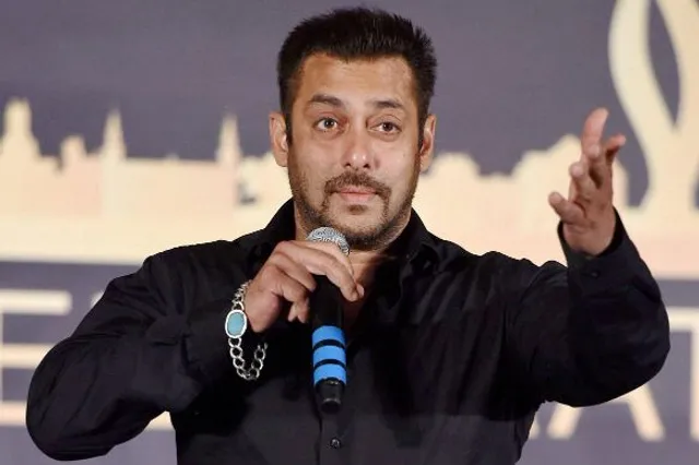 ନିଶା ସେବନ କରୁଥିଲେ ଯୁବଗୋଷ୍ଠୀ ! ବଲିଉଡ଼ ଭାଇଜାନ ଦେଖାଇଲେ ଉଚିତ ରାସ୍ତା