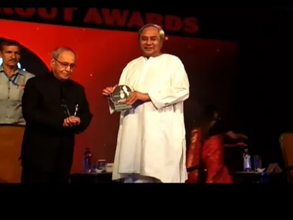 ଶ୍ରେଷ୍ଠ ପ୍ରଶାସକ ସମ୍ମାନ ପାଇଲେ ମୁଖ୍ୟମନ୍ତ୍ରୀ ନବୀନ ପଟ୍ଟନାୟକ : ସ୍ୱତନ୍ତ୍ର କାର୍ଯ୍ୟକ୍ରମରେ ଆଉଟଲୁକ୍ ପକ୍ଷରୁ ହେଲେ ସମ୍ମାନିତ