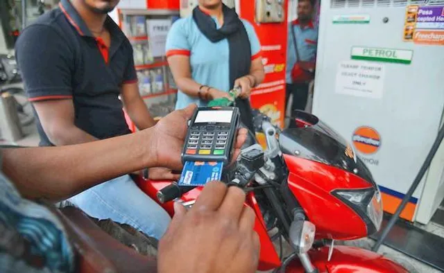 ଛୋଟ ଛୋଟ ବିଲ୍ ପାଇଁ କ୍ରେଡିଟ କାର୍ଡ ବ୍ୟବହାର କରୁଛନ୍ତି କି? ପଡିପାରେ ମହଙ୍ଗା