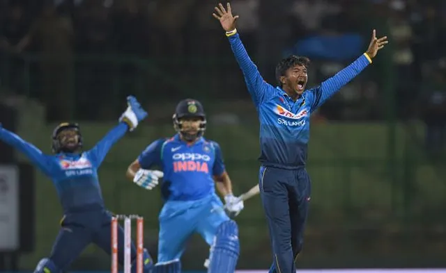 ମ୍ୟାଚ୍ ଜିତିଲା ଭାରତ ହେଲେ ଦର୍ଶକଙ୍କ ହୃଦୟ ଜିଣିଲେ ଶ୍ରୀଲଙ୍କାର ଜଣେ ବଢେଇର ପୁଅ ! ଜାଣନ୍ତୁ କିଏ ସେହି ଧନଞ୍ଜୟ