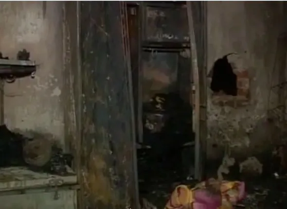 ସମ୍ବଲପୁର ରାଣୀଖେଣ୍ଡା ଗାଁରେ ଭୟାବହ ଅଗ୍ନିକାଣ୍ଡ ! ଗ୍ୟାସ୍ ସିଲିଣ୍ଡର ଫାଟି ୩ ଶିଶୁ ଜୀବନ୍ତ ଦଗ୍ଧ