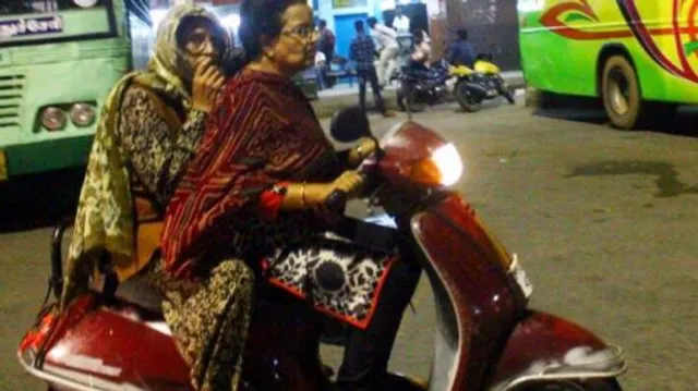 ଓଢ଼ଣା ଢ଼ାଙ୍କି ରାତି ସାରା ବୁଲିଲେ କିରଣ ବେଦି ! ପୁଡୁଚେରୀରେ ମହିଳାଙ୍କ ସୁରକ୍ଷା ନେଇ କଲେ ଯାଂଚ