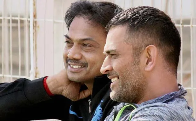 ଧୋନୀଙ୍କ ବିଷୟରେ ଆପତ୍ତିଜନକ ବୟାନ ଦେଇ ଫସିଗଲେ ଟିମ୍ ଇଣ୍ଡିଆର ମୁଖ୍ୟ ଚୟନକର୍ତ୍ତା ଏମଏସକେ ପ୍ରସାଦ ! ସମାଲୋଚନା କଲେ ମାହିଙ୍କ ପ୍ରଶଂସକ