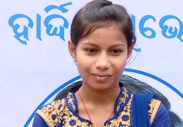 ଗଂଜାମ ଝିଅଙ୍କୁ ସମ୍ମାନ ! ପାଠ ପଢିବା ସହ ବାପାଙ୍କ ସହ ଚାଷ କରି ଚର୍ଚ୍ଚାକୁ ଆସିଥିବା ଶିବାନୀ ଜାନି ହେଲେ ସମ୍ମାନିତ