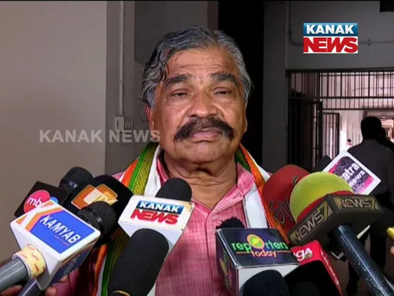 ବାତ୍ୟା ପରେ ବର୍ଷିଲେ କଂଗ୍ରେସ ନେତା ସୁର ରାଉତ ! କହିଲେ, ଠିକ୍ ଭାବରେ ପାଣି କି ବିଜୁଳି ମିଳୁନାହିଁ ରାଜଧାନୀରେ