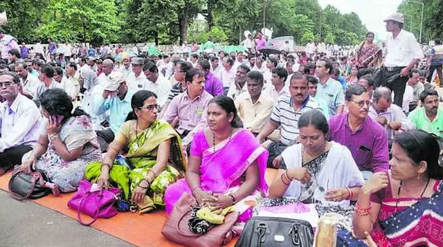 ବ୍ଲକଗ୍ରାଣ୍ଟ ଶିକ୍ଷକ ଆନ୍ଦୋଳନ ୧୬ ଦିନରେ : ଆଜି ବାହାରିପାରେ ସମାଧାନର ବାଟ