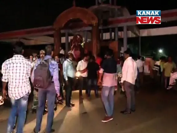 ବାଣୀବିହାରରେ ଫୁଟିଲା ବୋମା ! ଛାତ୍ରୀ ନିବାସର କାନ୍ଥ ଉପରେ ହେଲା ବୋମାମାଡ